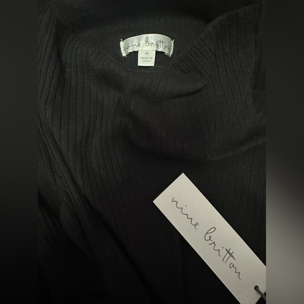 nine britton Black Sleeveless Ribbed Mock Neck Tank - Picture 4 of 5